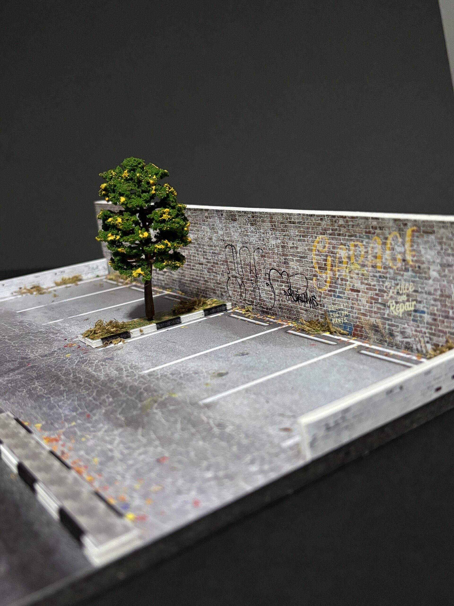 Diorama 1:64 Parking otoñal - 4