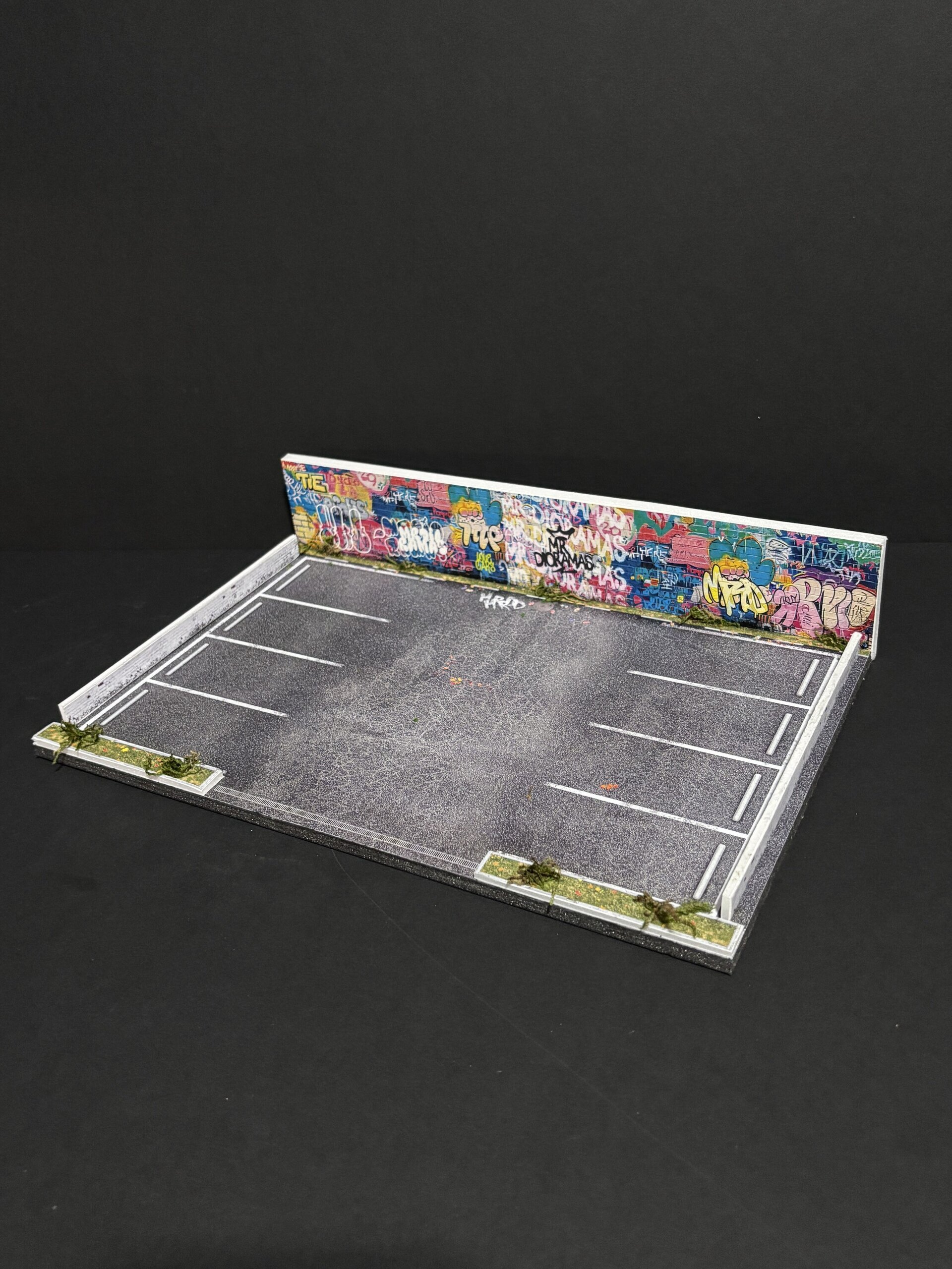 Diorama 1:64 parking urban st - 1