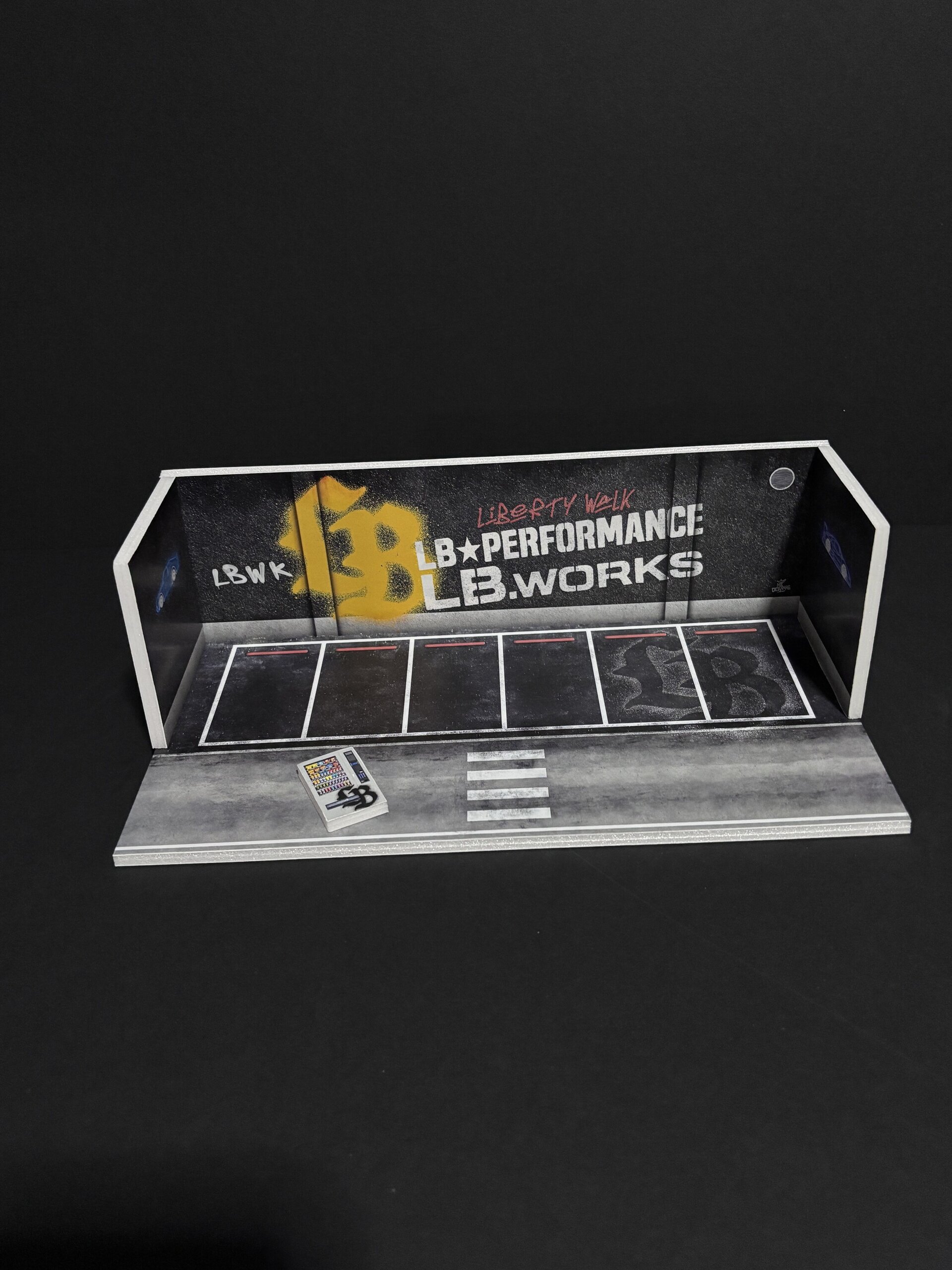 Diorama 1:64 Parking LBWK Liberty Walk - 3
