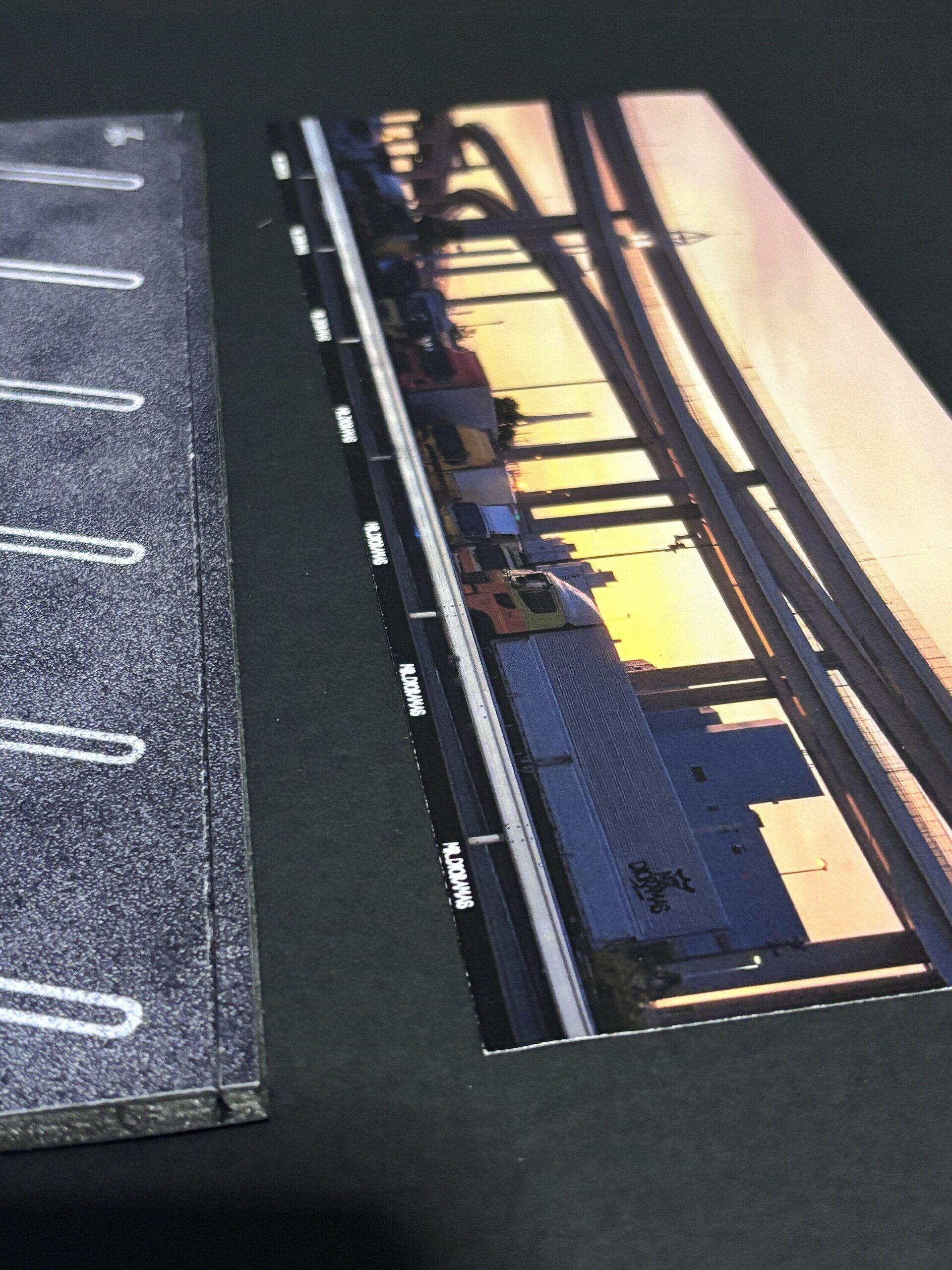 Diorama 1:64 Daikoku futo v2 efecto neon - 2